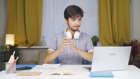 Male-student-with-concentration.