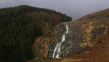 Cascada-De-Glenmacnass,-Wicklow,-Irlanda,-Febrero-De-2020