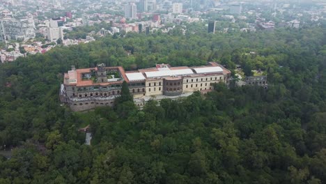 Una-Genial-Toma-Panorámica-Del-Castillo-De-Chapultepec-En-México