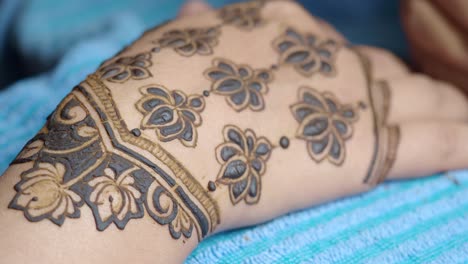 henna design on hand