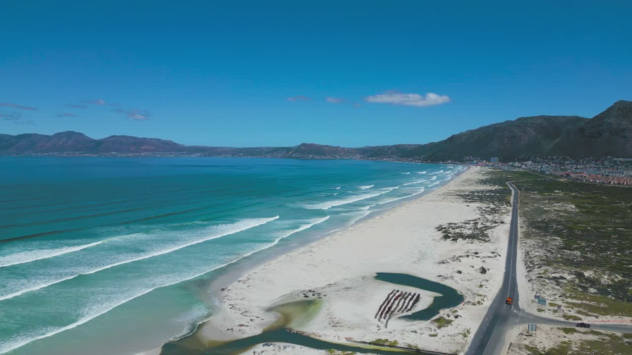 imágenes aéreas a lo largo de la playa de strandfontein