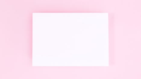 marco para el texto en tema rosa y corazones alrededor. día de san valentín stop motion