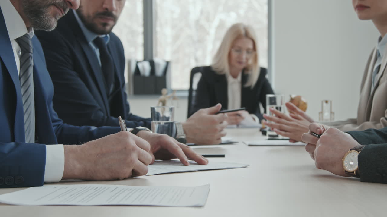 Contratto di firma dei soci commerciali