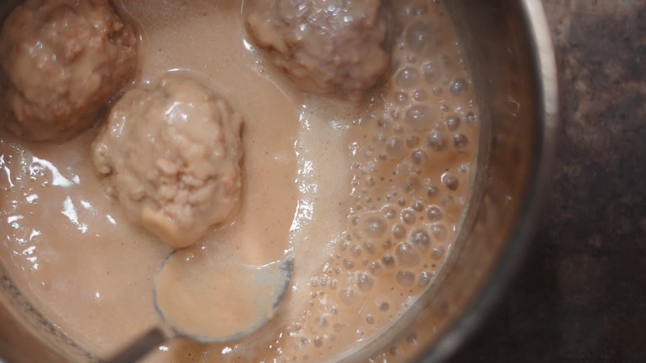 albóndigas en salsa