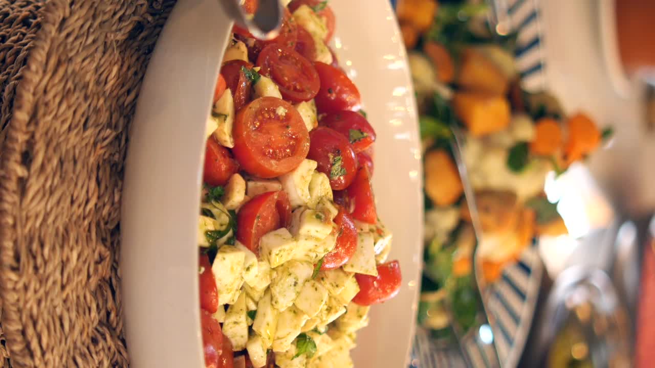 Caprese Salad with Tomatoes and Mozzarella
