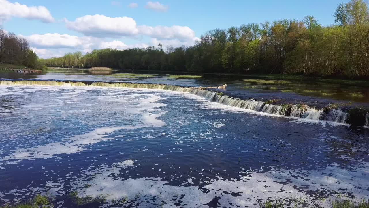 pez volador en la cascada ventas rumba