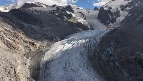 el majestuoso glaciar morteratsch en el valle de la engadina, graubünden, suiza