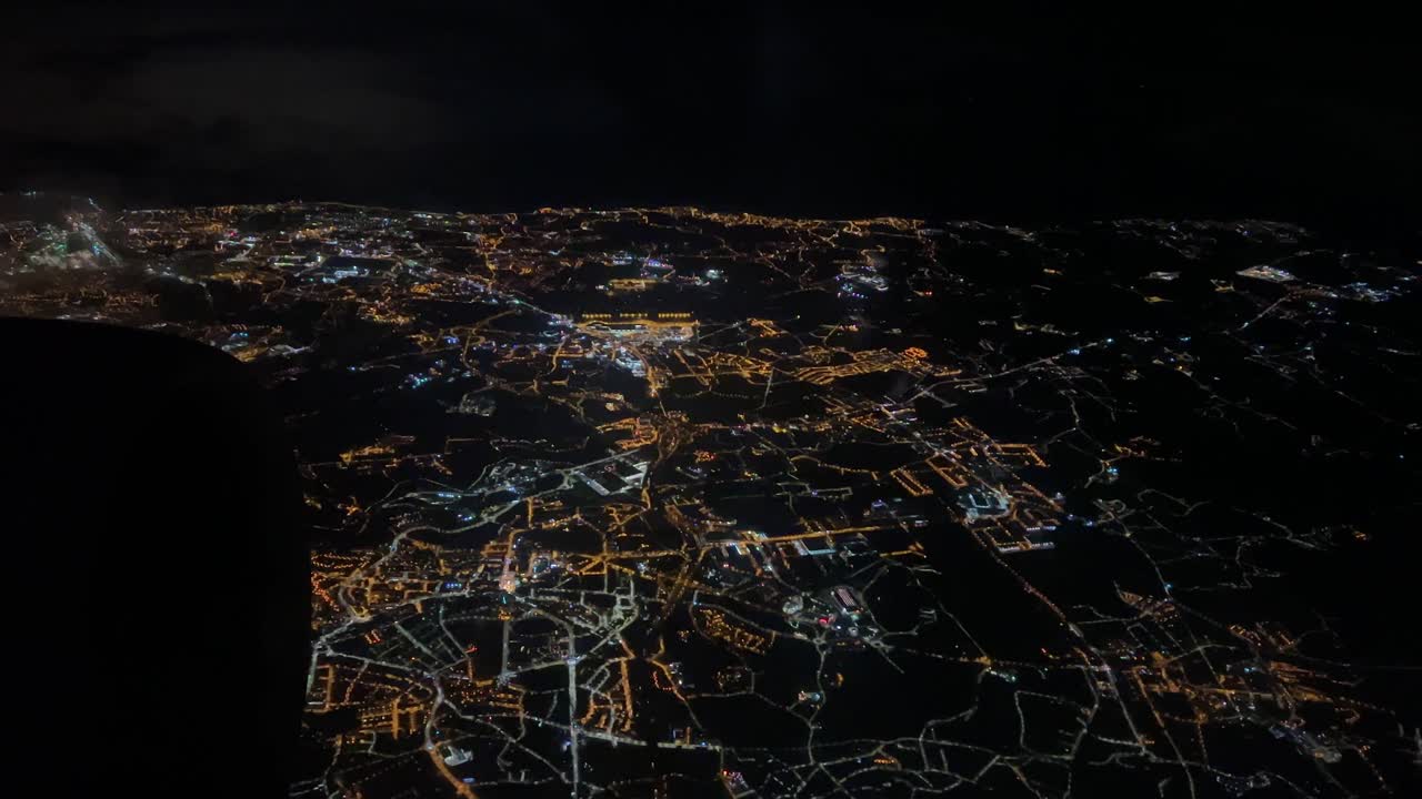Volo su Alicante di notte da un aereo
