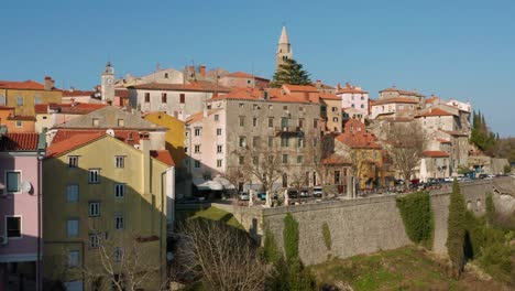 Arquitectura-Medieval-De-Los-Edificios-En-El-Pueblo-Croata-De-Labin,-Istria