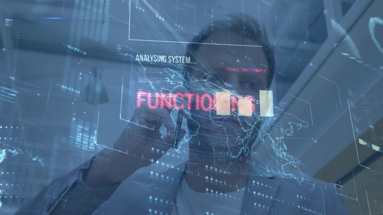 animación del procesamiento de datos sobre un hombre de negocios caucásico hablando por teléfono inteligente