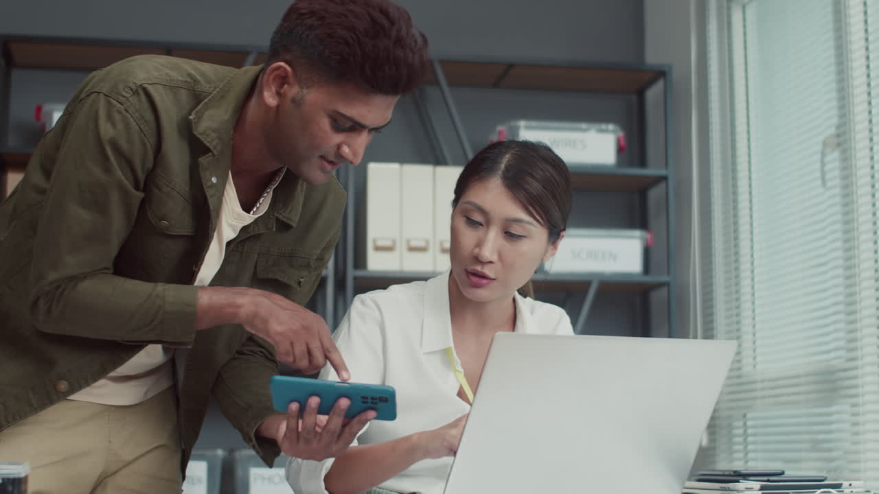 Programmers Testing New Software on Gadgets at Center