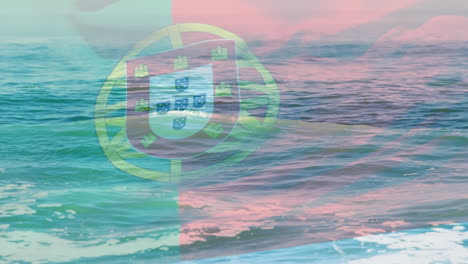 animación de la bandera de portugal soplando sobre las olas en el mar