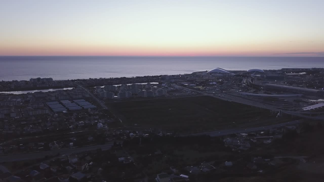 해안 도시 해가 지는 파노라마