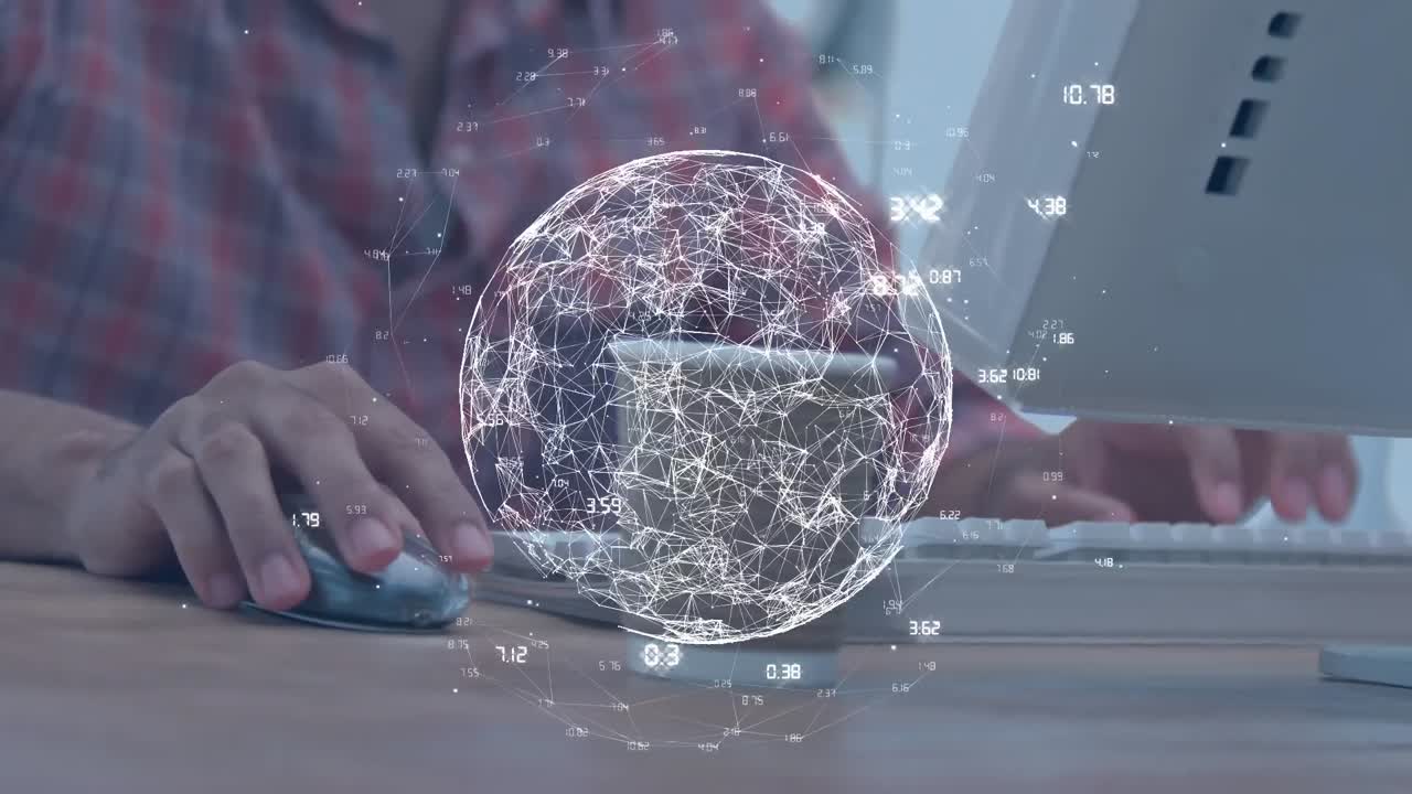 animación de la red de conexiones en todo el mundo y empresario biracial usando computadora