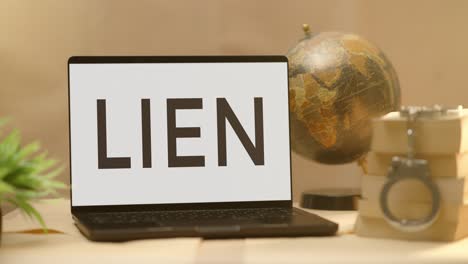 LIEN DISPLAYED IN LEGAL LAPTOP SCREEN