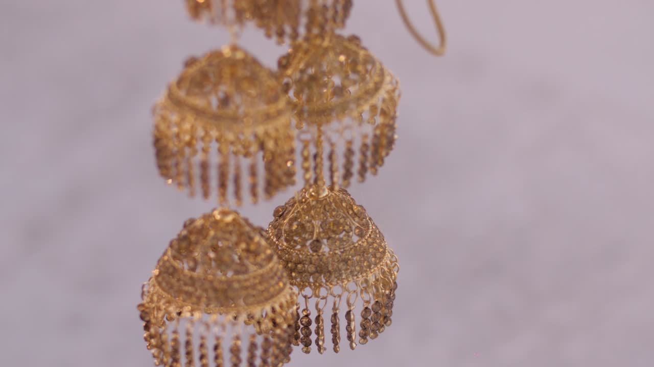 золотые украшения, которые должны быть на невесте на индийской свадьбе