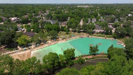 Centennial-Beach-in-Naperville,-Illinois---Outdoor-Family-Fun