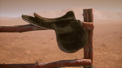 Horse-Saddle-on-the-Fence-in-Monument-Valley