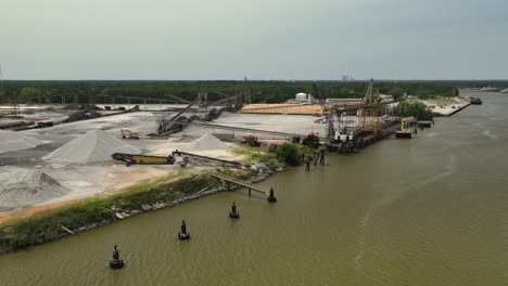 Aerial-view-of-industrial-park-near-Mobile,-Alabama