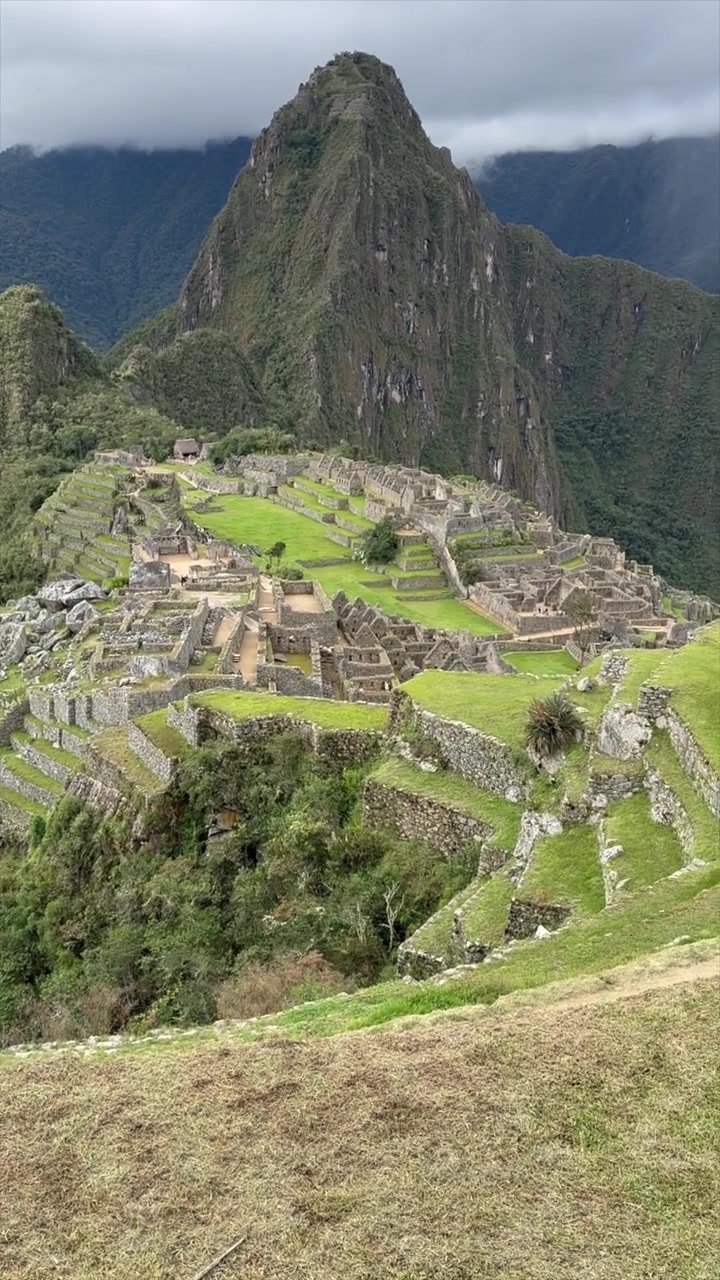 Machu Picchu Perù, antiche rovine Inca sulle Ande, famosa attrazione turistica sudamericana.