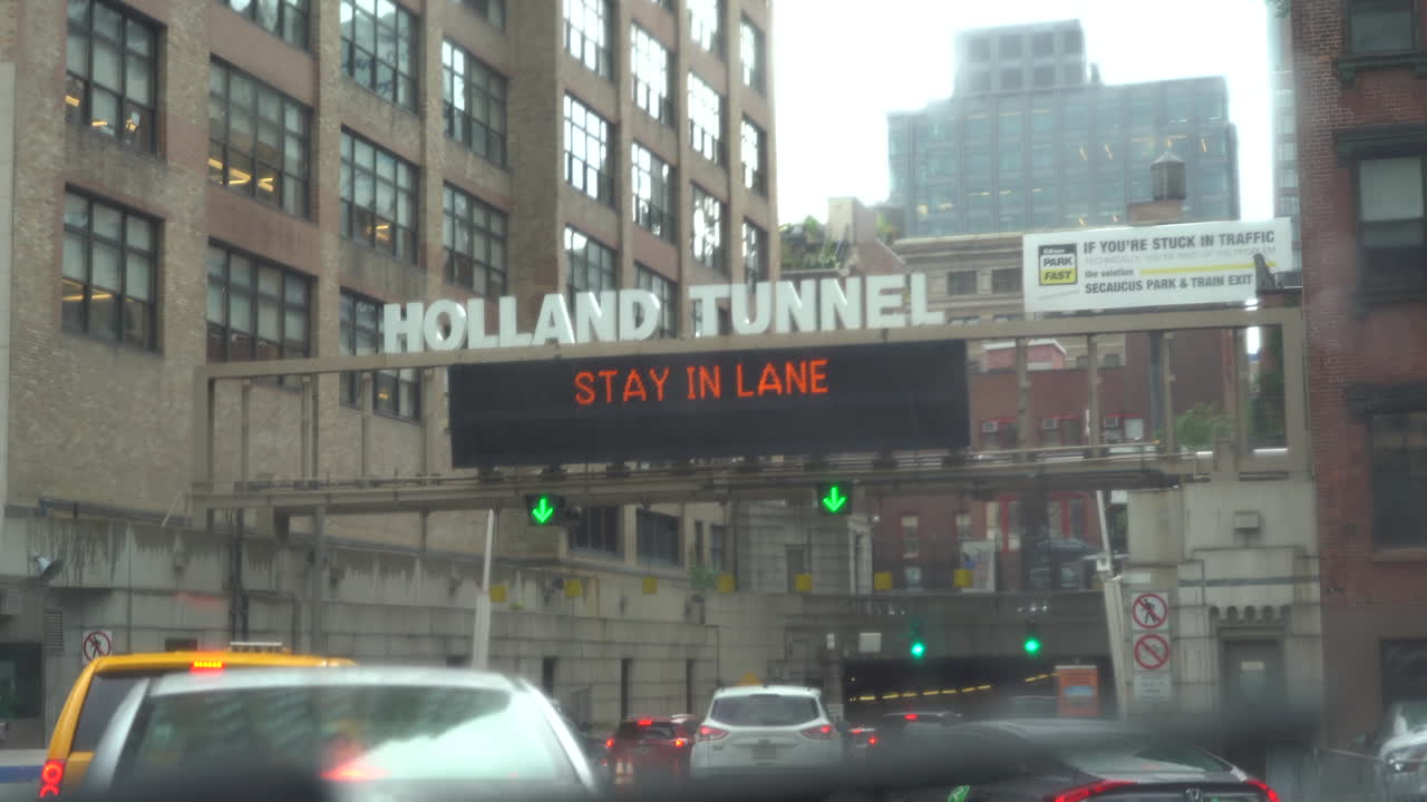 движение в нью-йорке, дождь