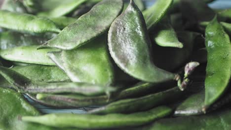 pile of fresh green beans