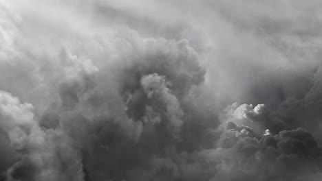 Vista-De-La-Tormenta-Relámpago-En-Las-Nubes-Cumulonimbus