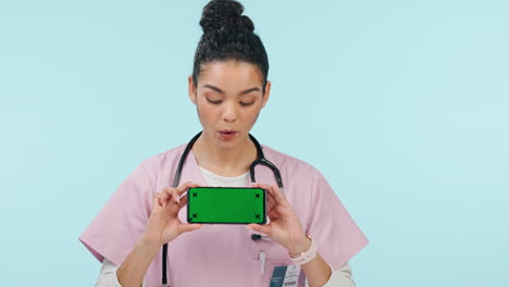 Nurse,-presentation-and-phone-green-screen