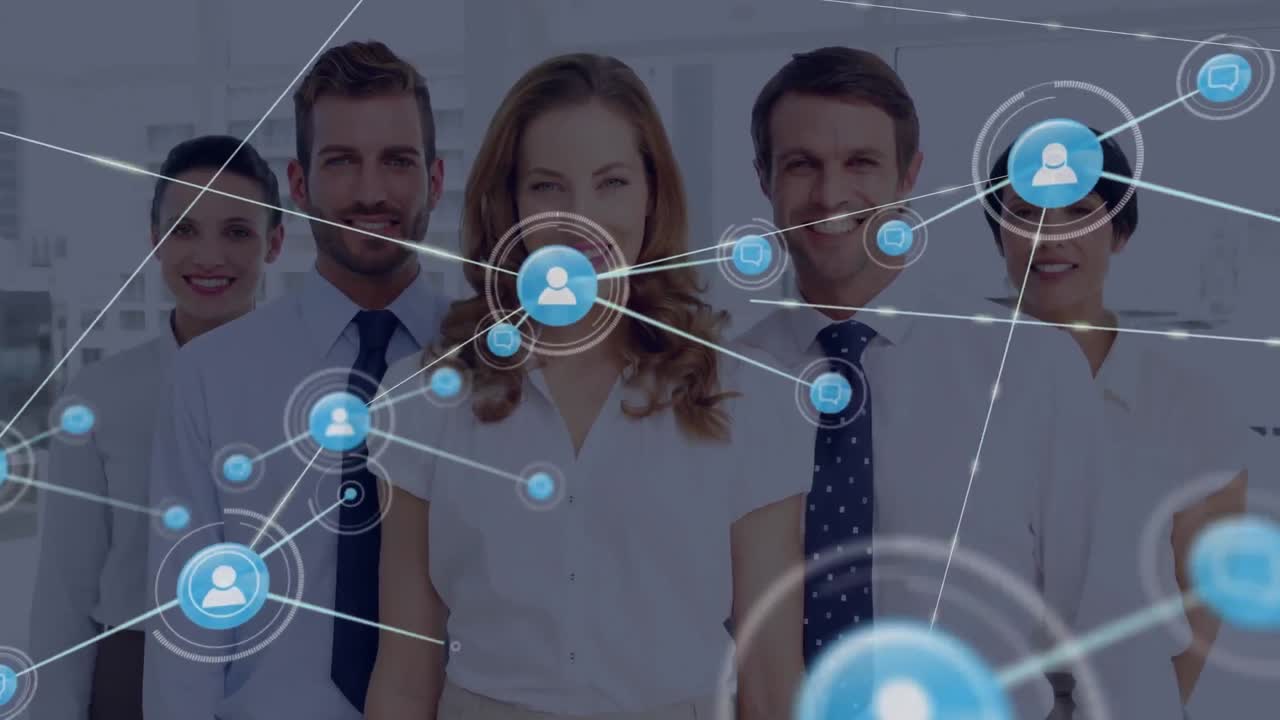 Animazione di una rete di connessioni con icone sopra persone d'affari che indossano cuffie telefoniche
