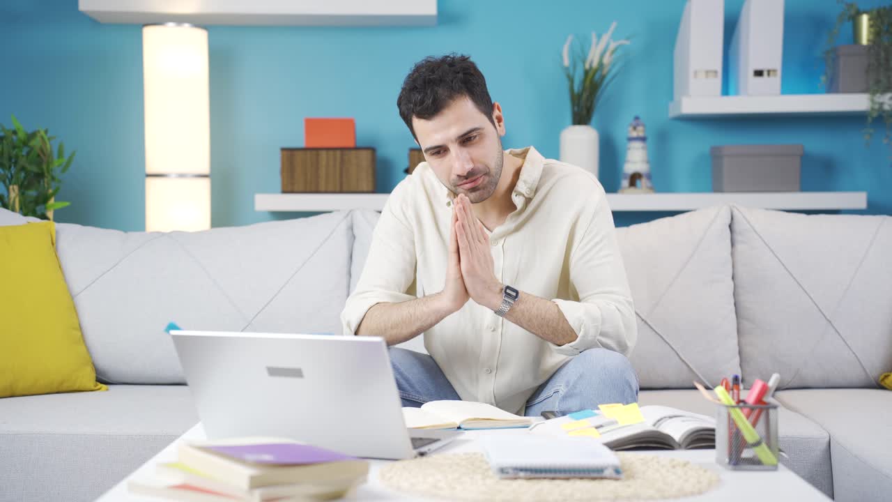 비즈니스 파트너와 동의하는 사람은 행복합니다.