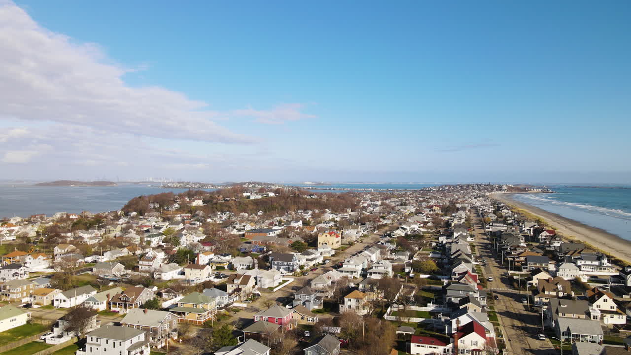 metraje de drones gran angular, mostrando el casco, barrios de kenberma, ma