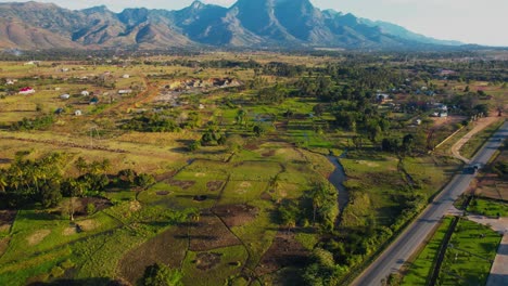 Vista-Aérea-De-La-Ciudad-De-Morogoro-En-Tanzania