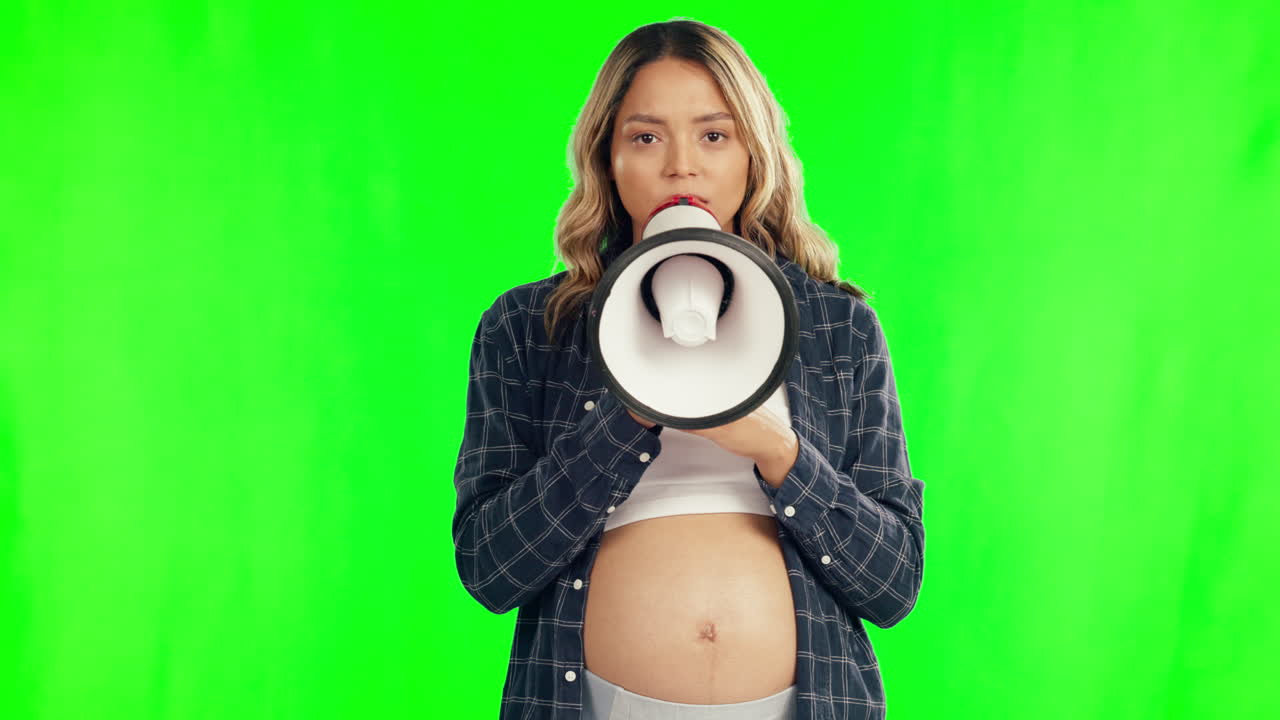 Anúncio em tela verde, comunicação com megafone