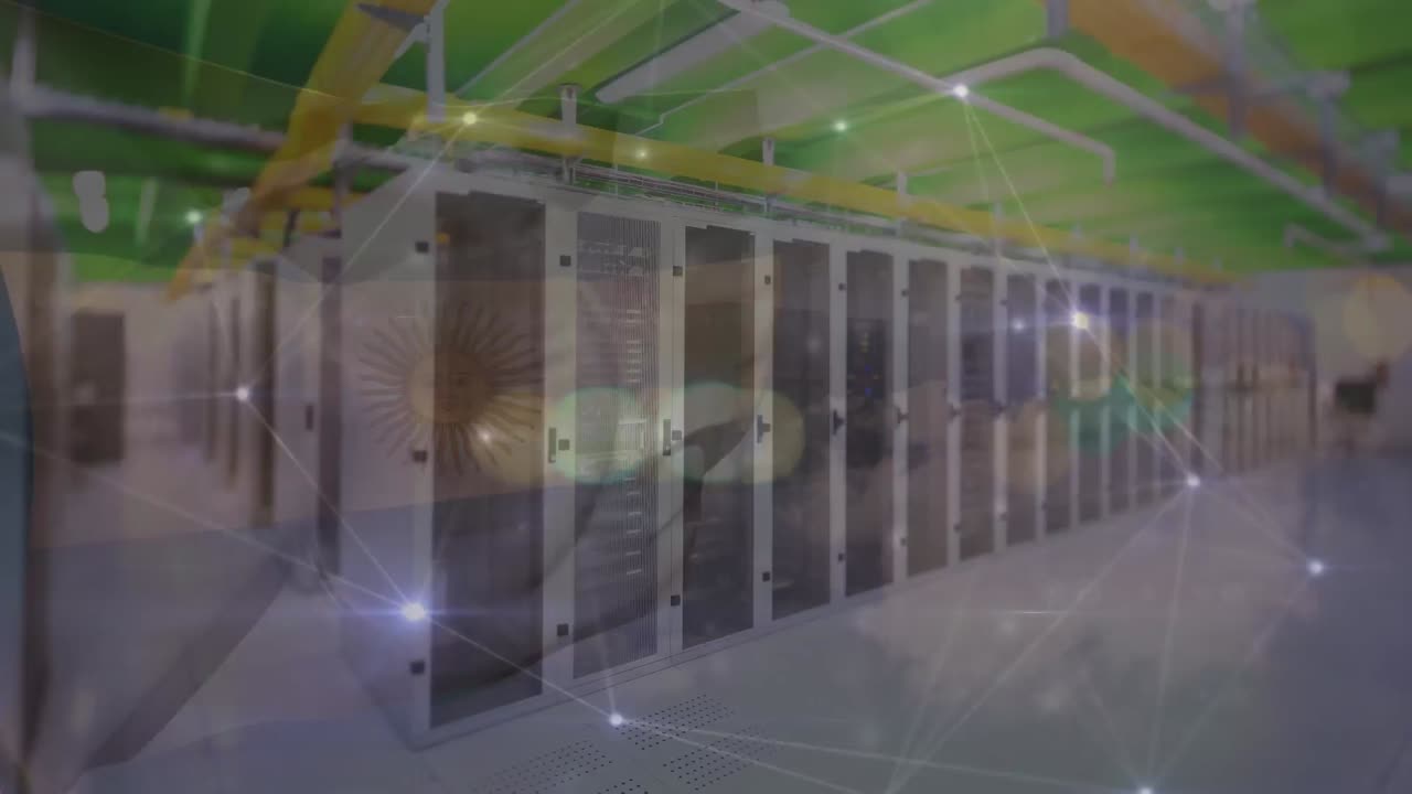 animación de conexiones, bandera de argentina y nubes sobre servidores