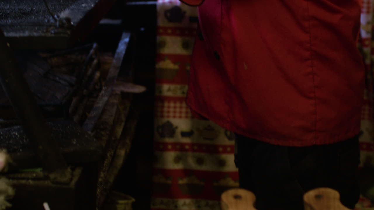 부에서 일하는 남자