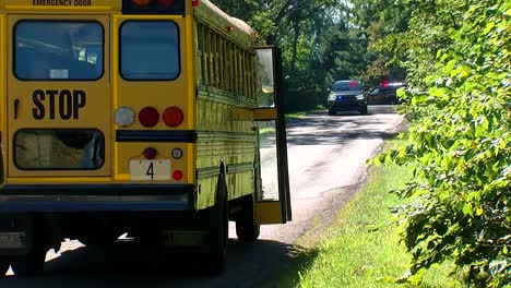 OHIO-SHERIFF-BLOCKS-SCHOOL-BUS