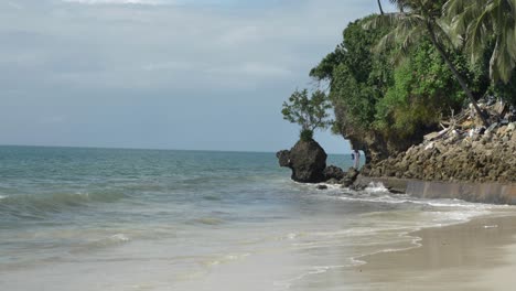 In-Diesem-Video-Geht-Es-Um-Einen-Blick-Auf-Den-Indischen-Ozean-Vor-Der-Küste-Kenias-In-Mombasa