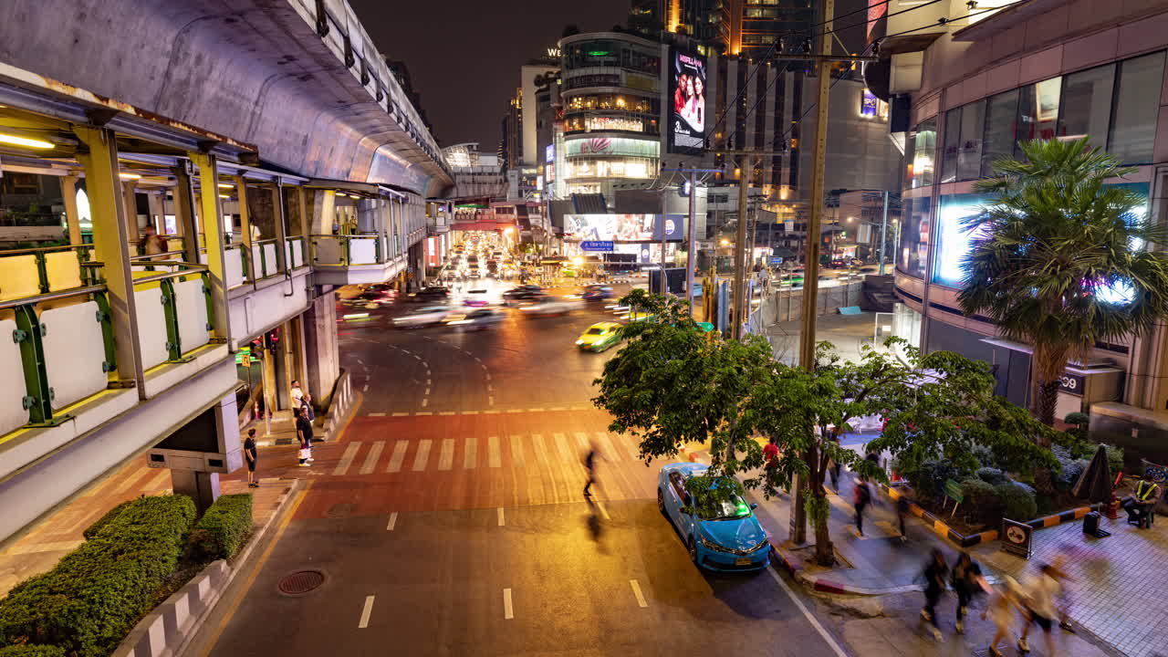 timelapse of rush hour traffic in central bangkok at night