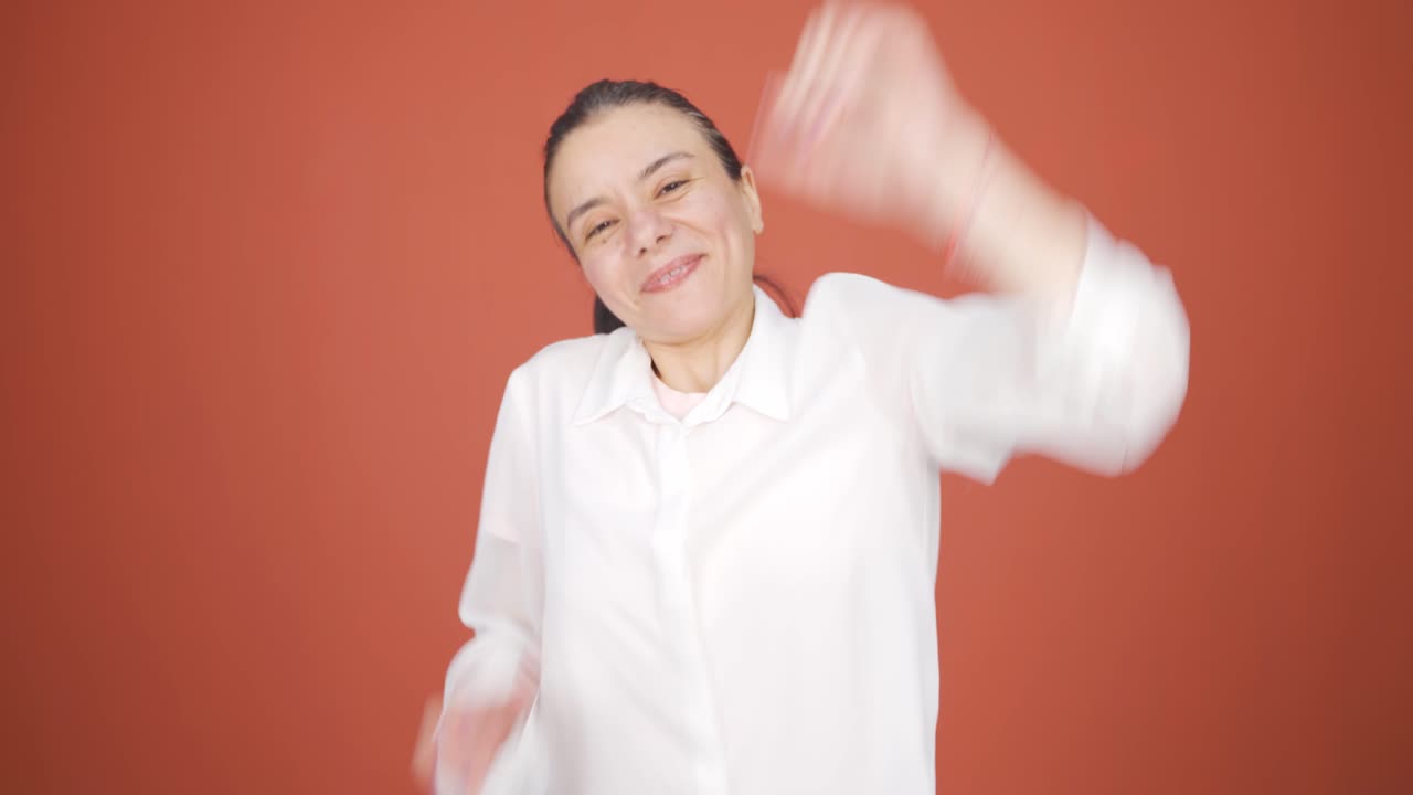 행복한 여자는 기 ⁇ 합니다.