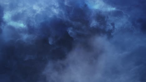 lapso de tiempo de tormenta y nubes oscuras moviéndose en el cielo antes de que llueva