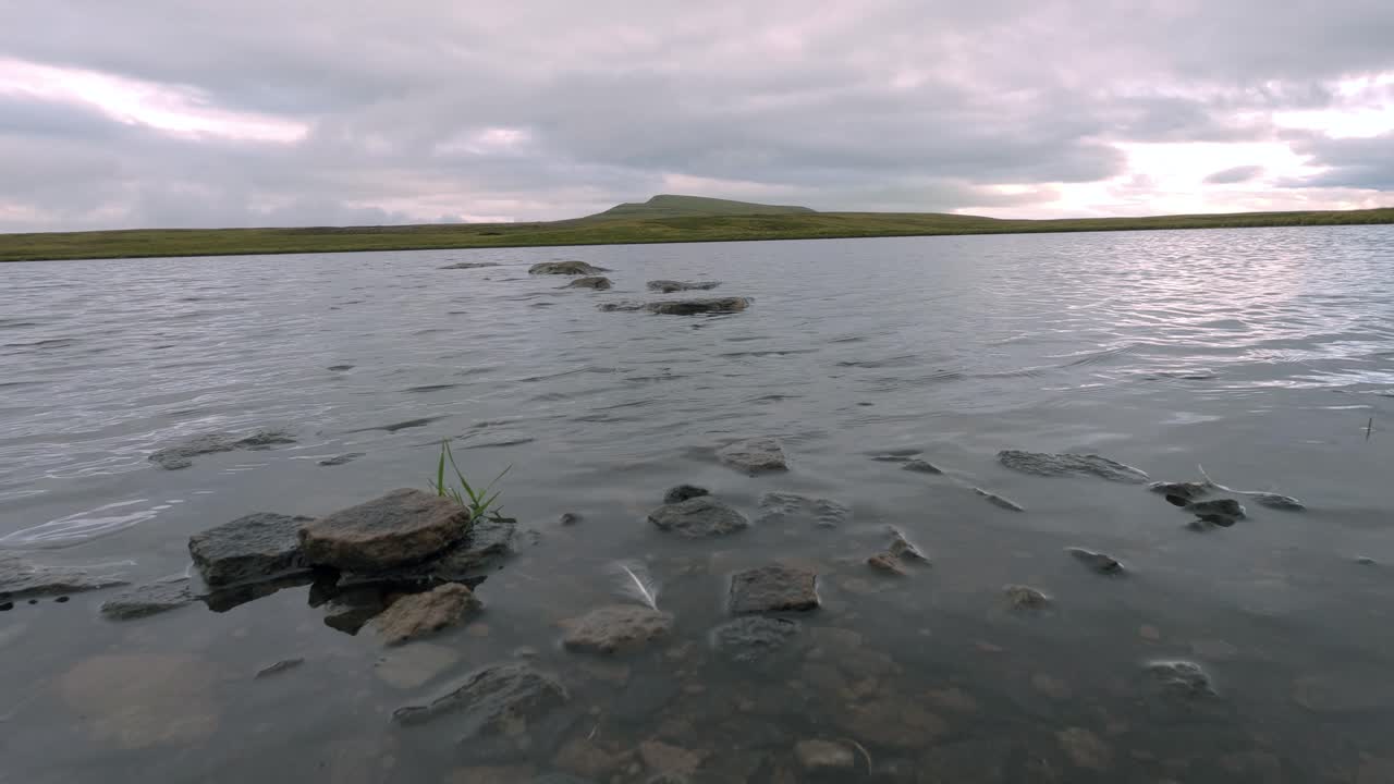 северный йоркшир тарн озеро ходьба низкого уровня видео бедность, соединенное королевство природа