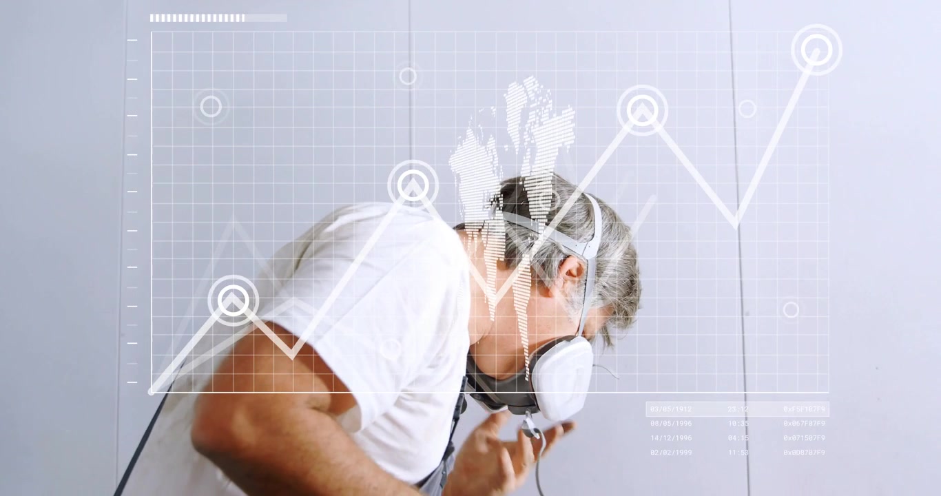 Ispezionando un respiratore, un operaio in tuta che indossa e sistema la maschera in una sala quadri con HUD, spazio per il testo.