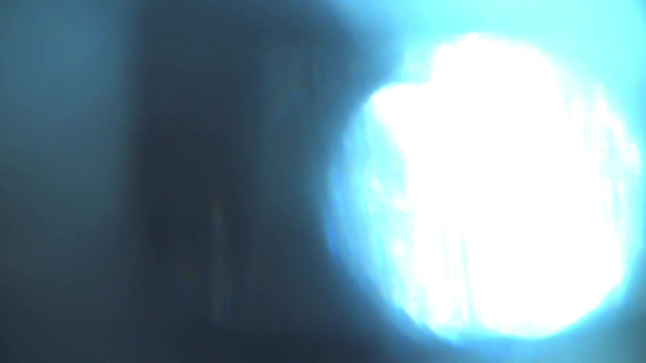 Sobreposição Abstrata de Vazamentos de Luz Azuis e Reflexo de Lente