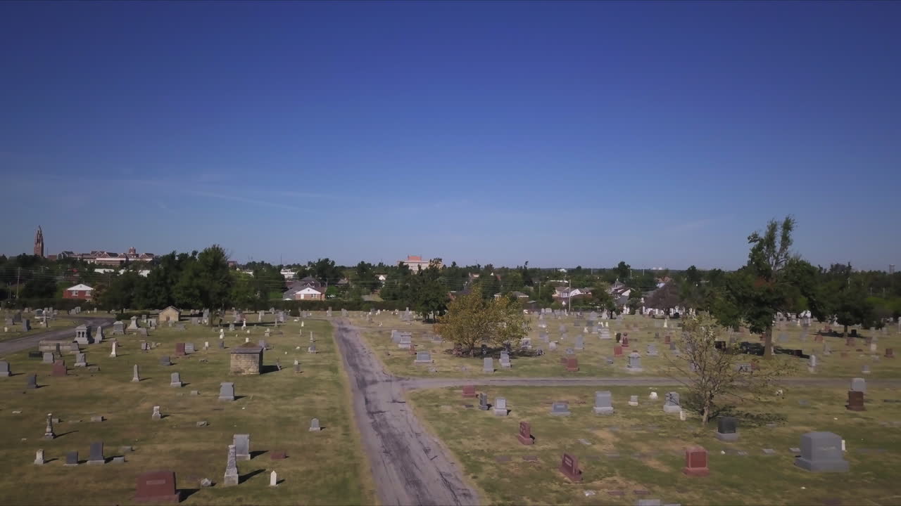 toma de establecimiento de un cementerio durante el mediodía