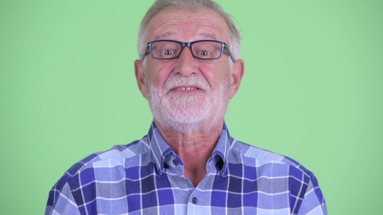 hombre hipster con barba y guapo.