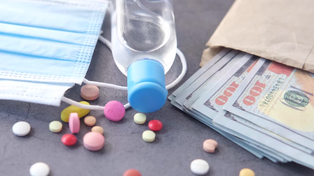 의료 용품과 돈