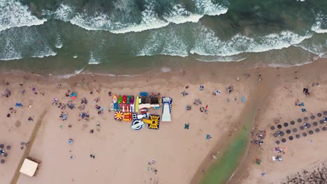 Paisaje-Urbano-Y-Costa-De-Mil-Palmeras-En-El-Sur-De-España-Vista-Por-Drones