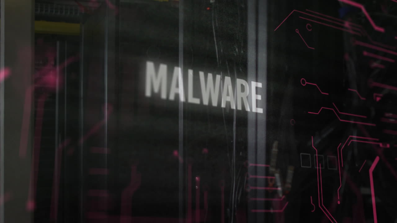 animación del texto de malware sobre el procesamiento de datos y la sala del servidor