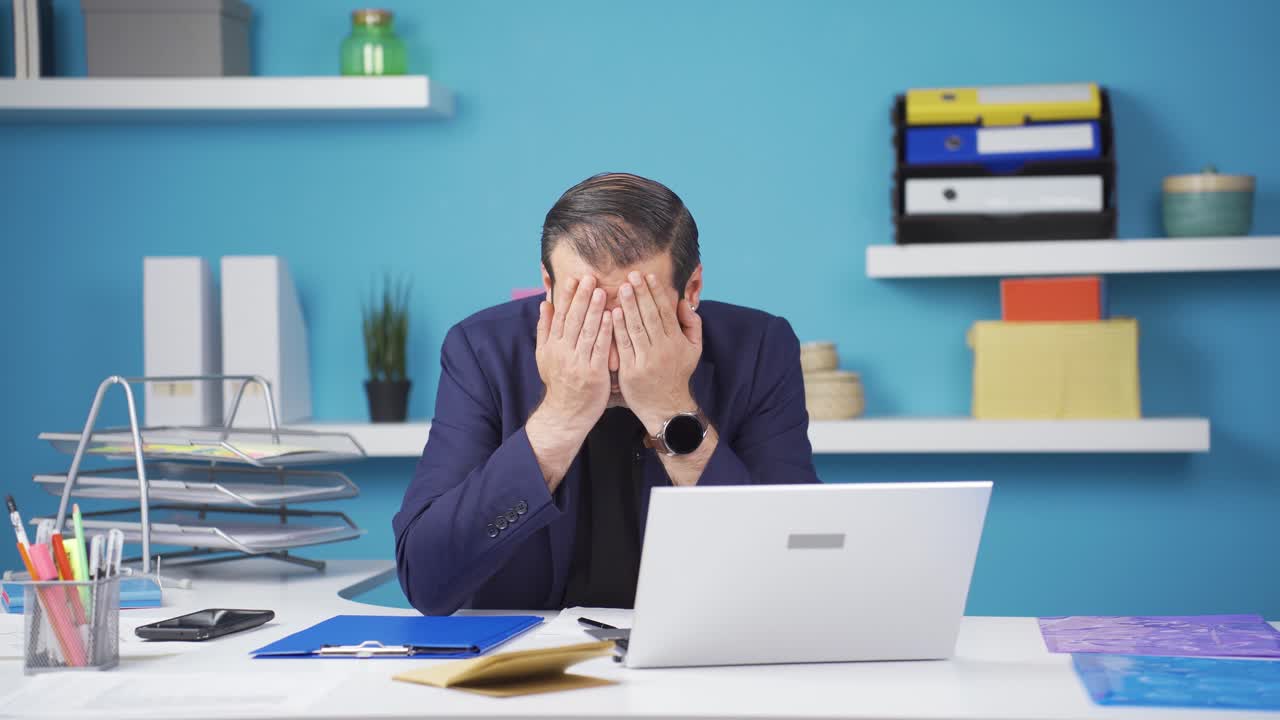 사업가가 잠들고 있습니다.