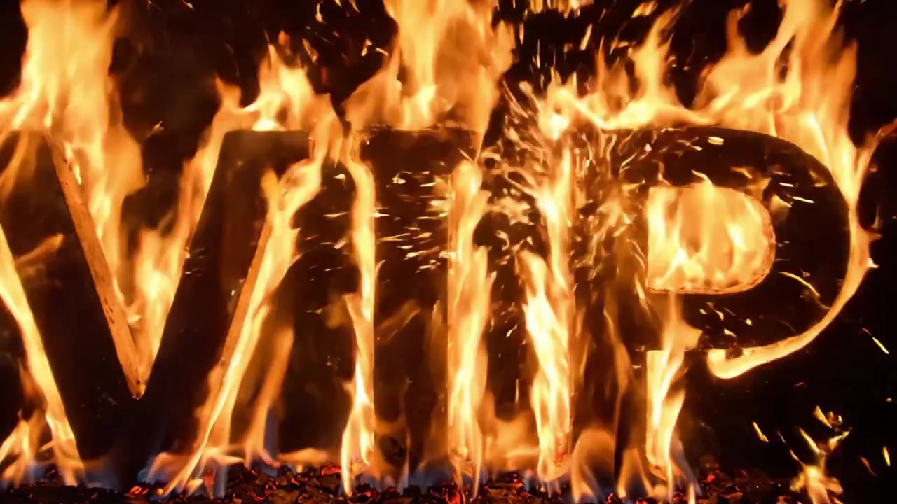 Et spektakulært syn af flammer, der danner bogstaverne VIP på en flammende baggrund, der fanger ildens energi og bevægelse i et kunstnerisk udtryk.